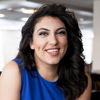 Una foto de la graduada de UCLA Rachel Sumekh